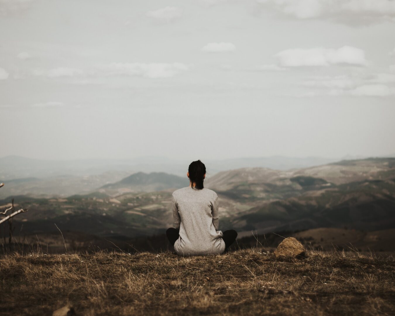 Exercitii de meditatie – ce sunt si cum pot ajuta in dezvoltarea unei stari emotionale sanatoase